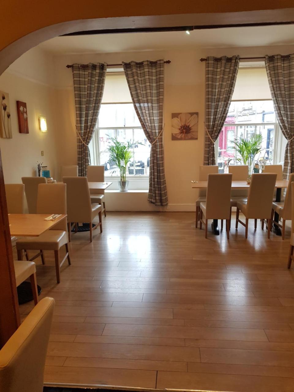 The Royal Hotel Blairgowrie and Rattray Extérieur photo