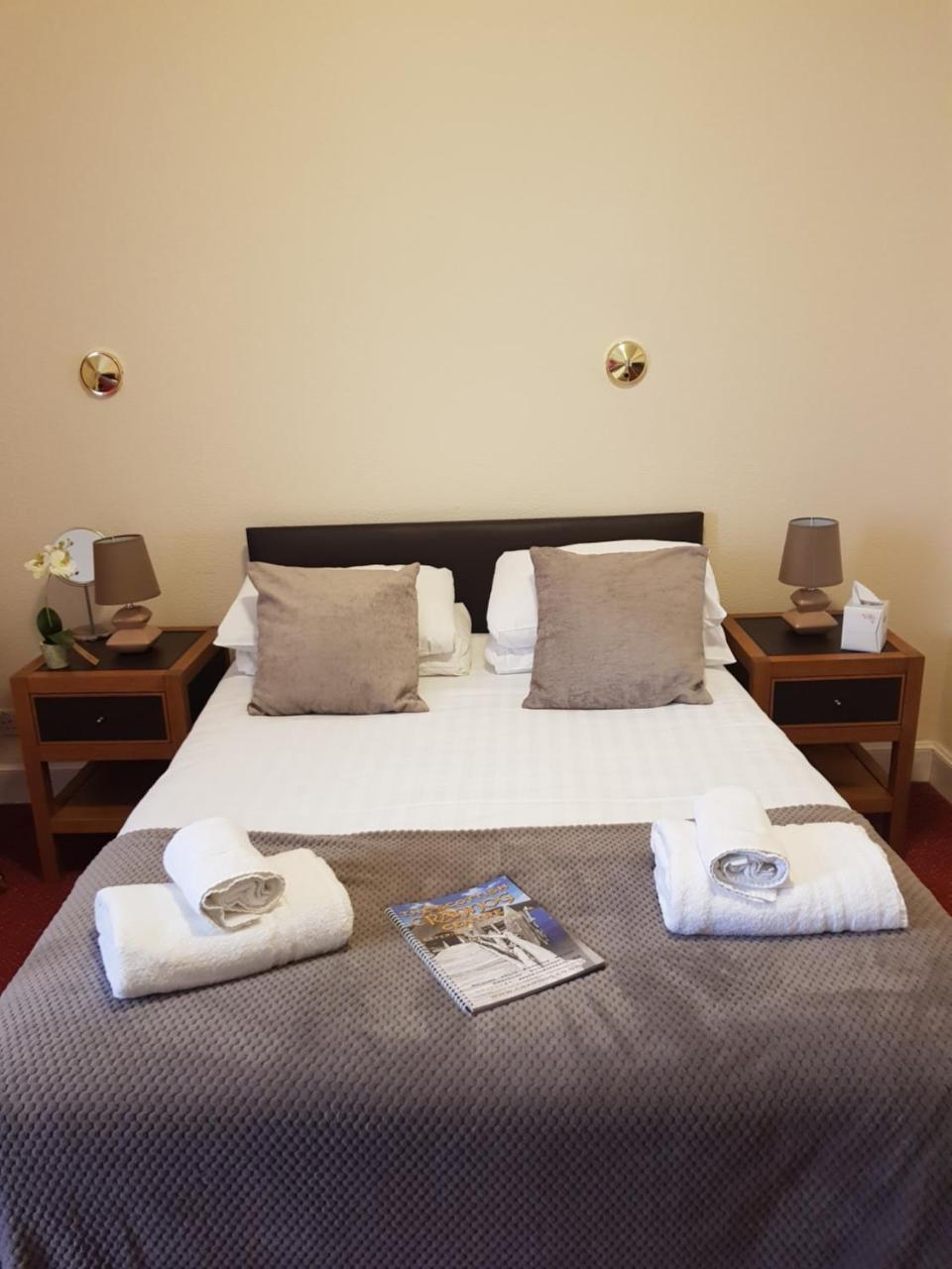 The Royal Hotel Blairgowrie and Rattray Extérieur photo